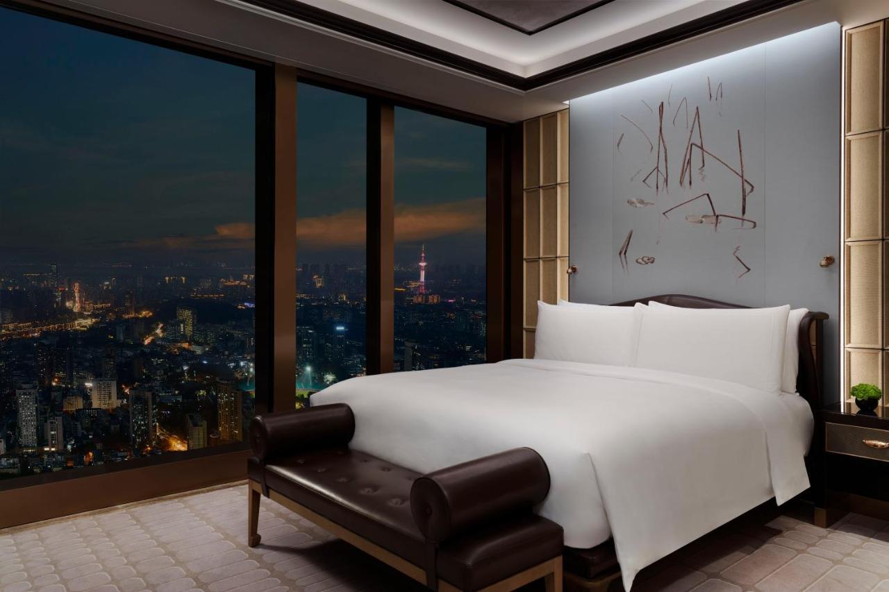 Отель The Ritz-Carlton, Nanjing Нанкин Экстерьер фото